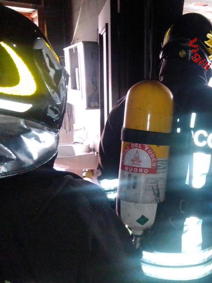 Incendio doloso, si scava sul movente 