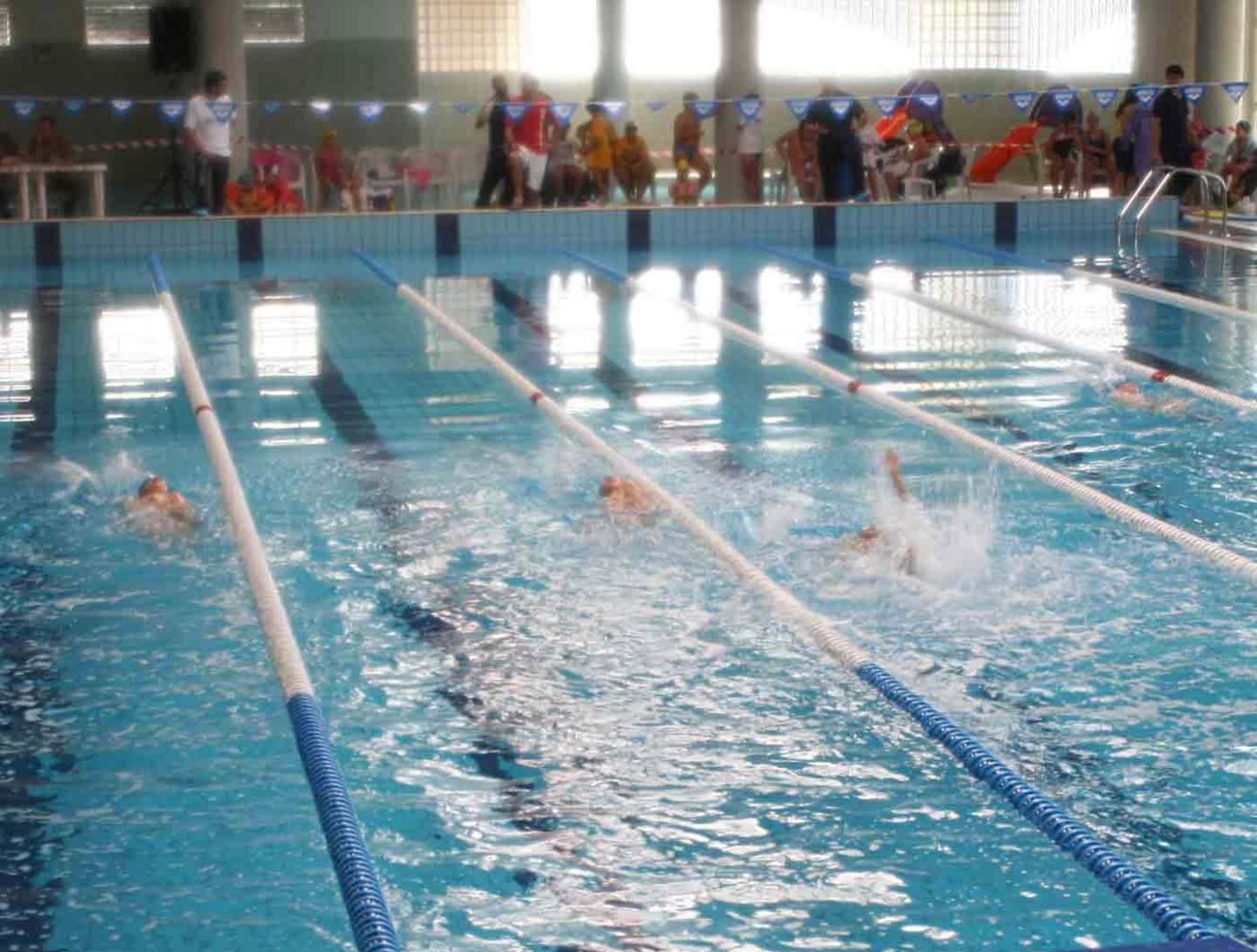 Estate ricca di attività e giochi tra la ludoteca e la piscina
