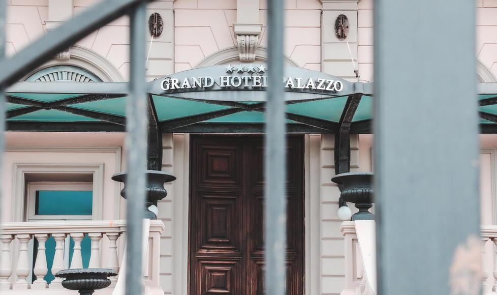 Assunzioni al Grand Hotel Palazzo, nove indagati per truffa e frode fiscale 