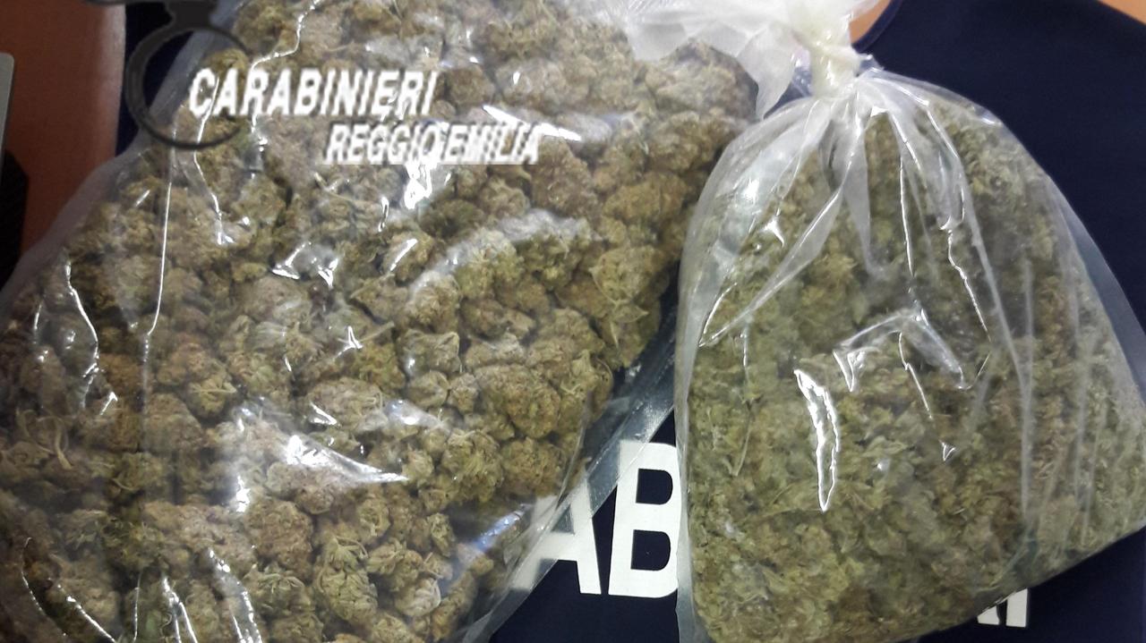 Reggio Emilia, sorpreso con un chilo di droga nello zaino: in cella 29enne