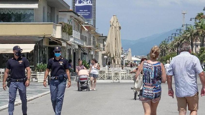 Sotto controllo i focolai Covid in Versilia, tampone ad altre 3 persone, tutte negative