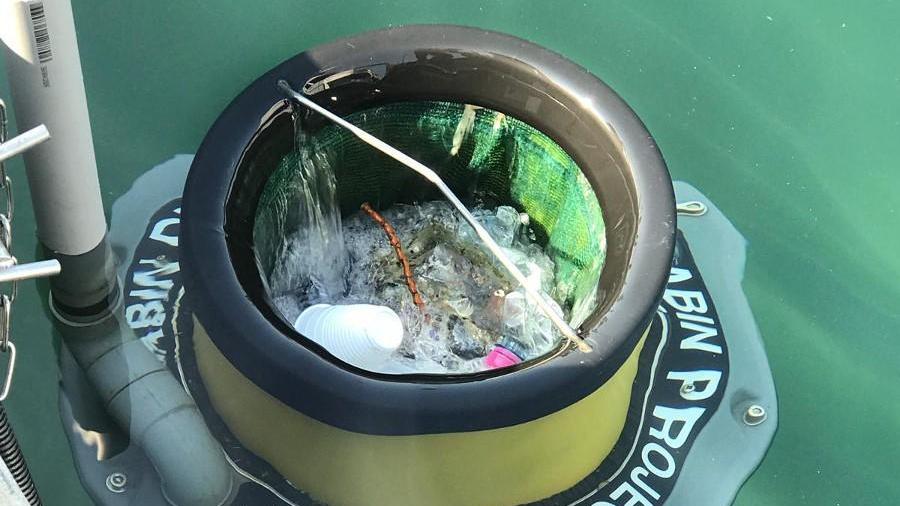 Il Comune installa dieci cestini cattura-rifiuti nel golfo di Olbia 