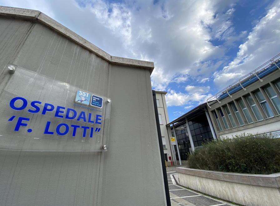 Ruba soldi e documenti dentro l’ospedale Bloccato dai carabinieri 