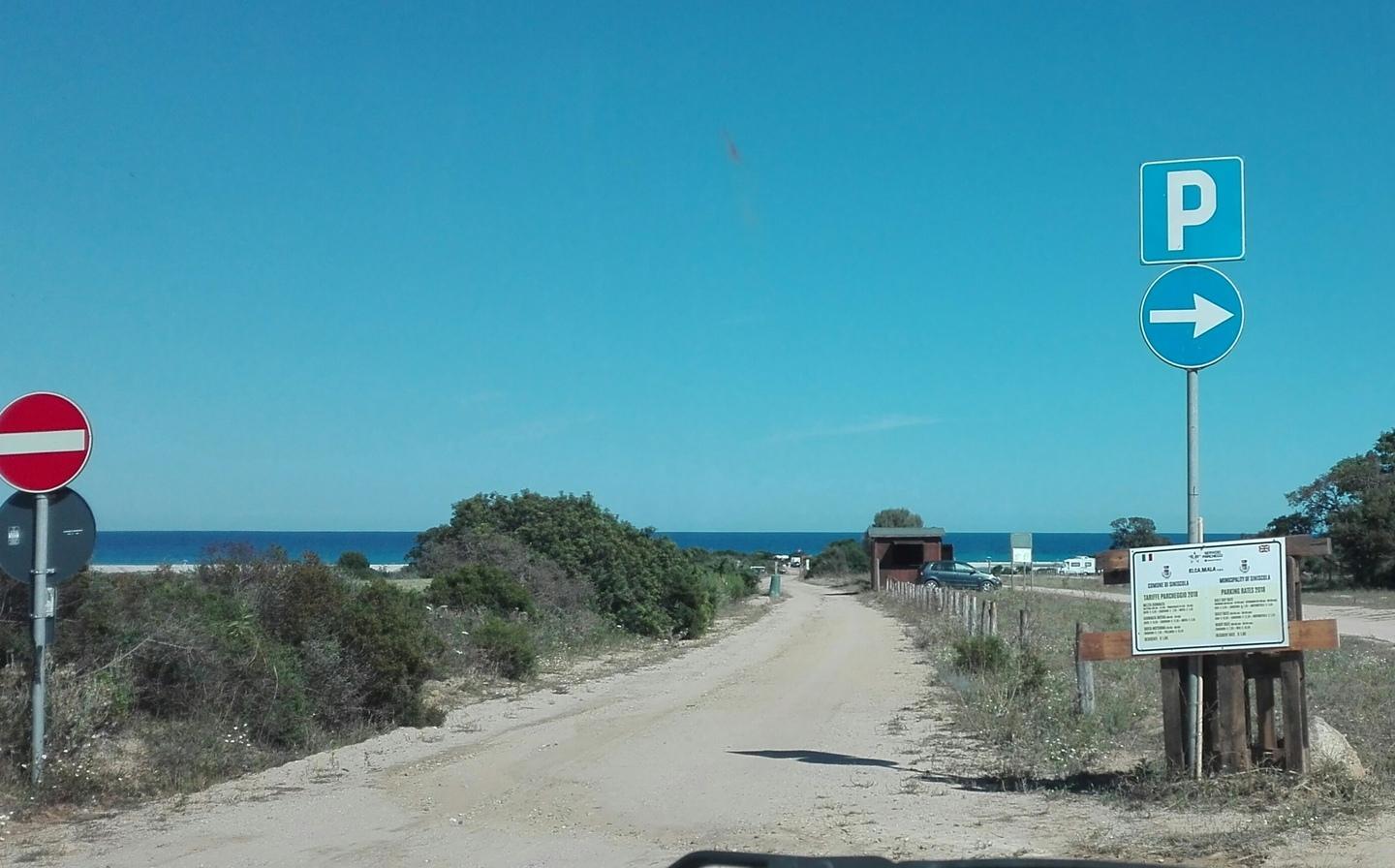 Parcheggi a pagamento anche a Capo Comino 