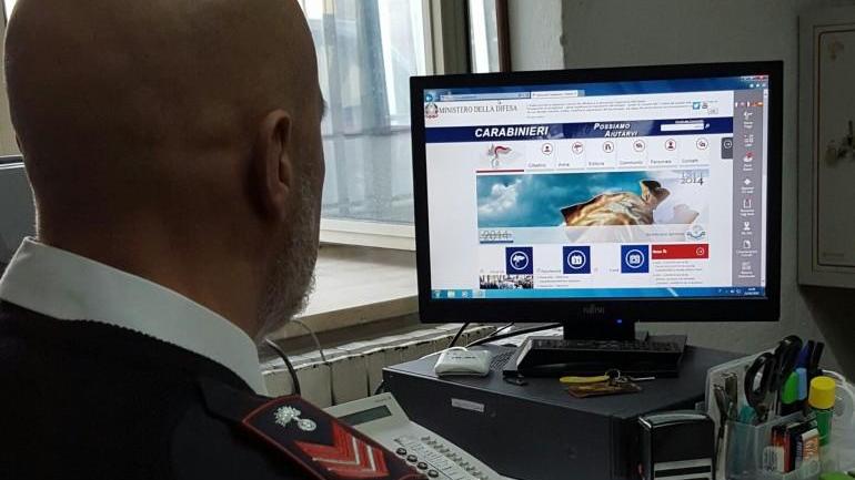 Compra cellulare online ma non lo riceve, denunciato 46enne