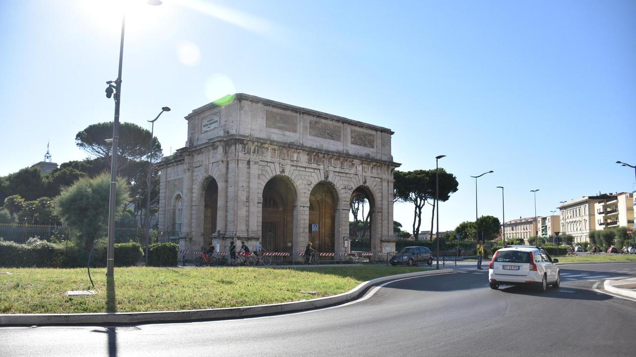 Barriera Margherita e la rotatoria costata quasi 500mila euro: «Possiamo salvarla»