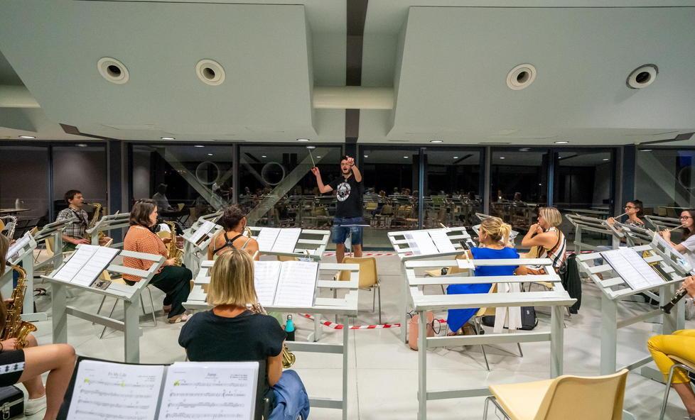 La Filarmonica di Peccioli compie 150 anni: ecco i 52 volti di una festa lo stesso "speciale" 