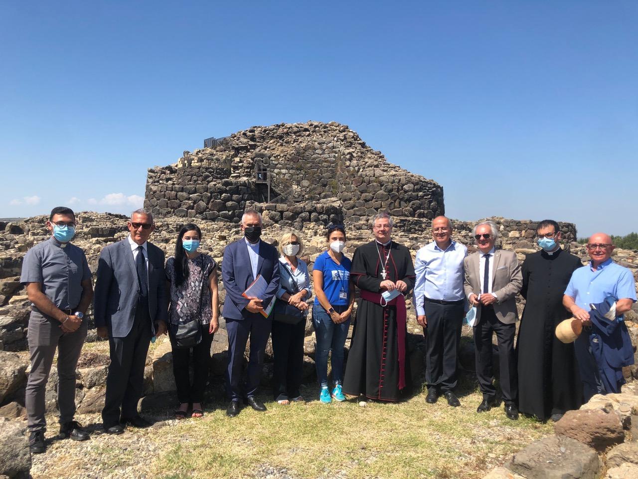 L'Arcivescovo di Oristano in visita a Barumini