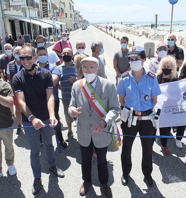 Pedonalizzazione, lo scontro non si placa affatto