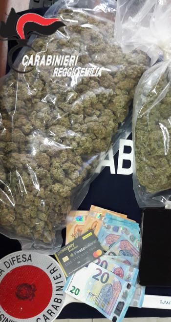 Dallo zaino salta fuori un chilo di marijuana arrestato ventinovenne