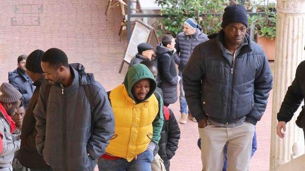 «Ferrara obbligata a iscrivere all’anagrafe i richiedenti asilo»