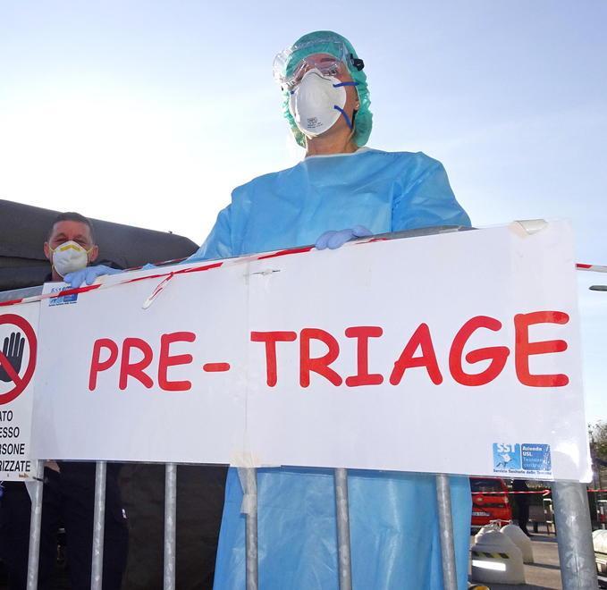Covid-19, pazienti curano altri pazienti con la donazione di plasma iperimmune 