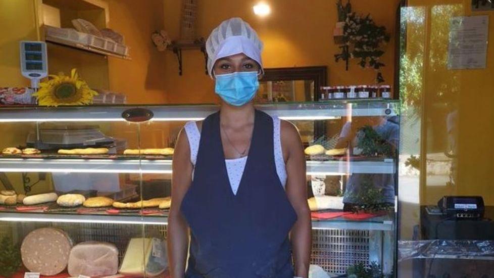 Rebecca apre la “Botteghina”