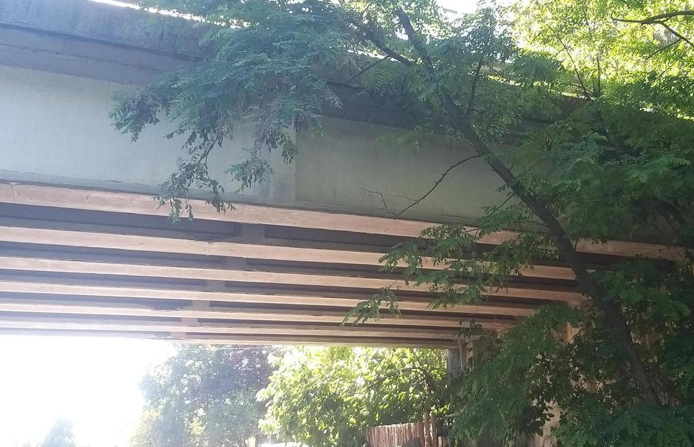 I calcinacci crollati sono colpa degli urti dei tir contro il ponte 