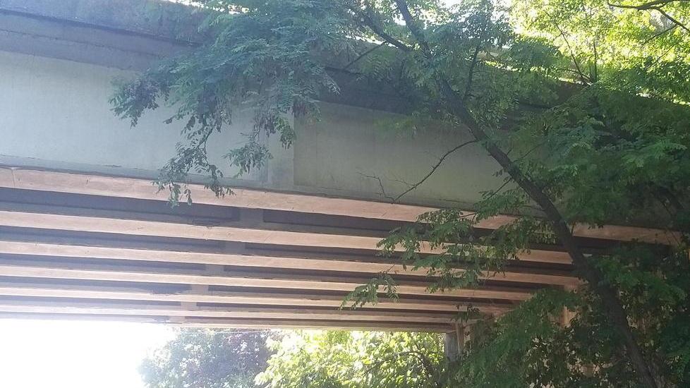 I calcinacci crollati sono colpa degli urti dei tir contro il ponte