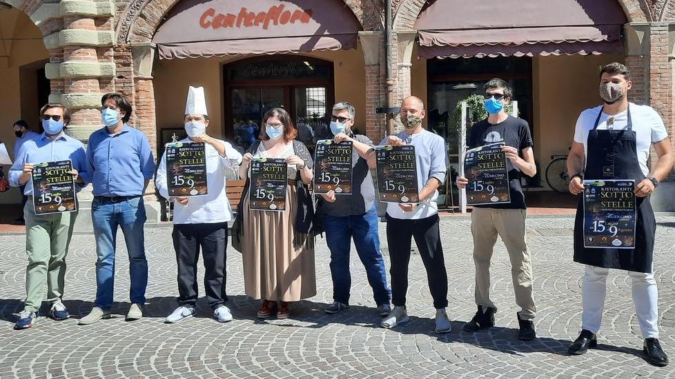 A cena in Piazza Guercino Per ripartire di slancio