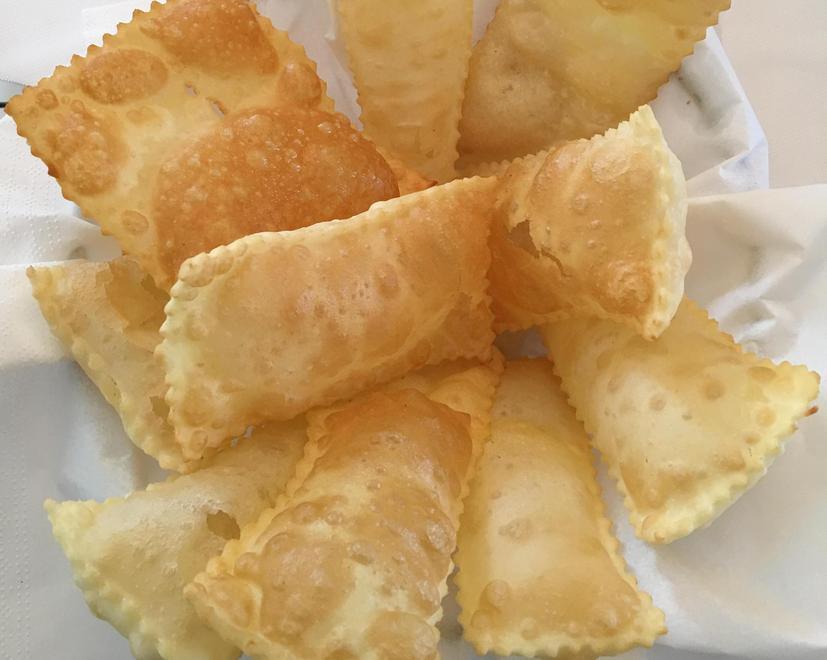 Gnocco fritto chizze e salumi a volontà nel parco Fola