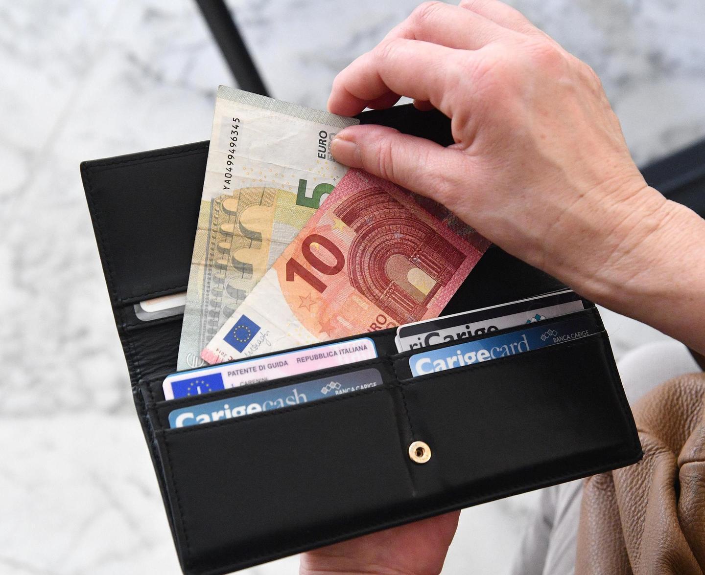 Famiglie in difficoltà, bonus da Regione ed Egas 