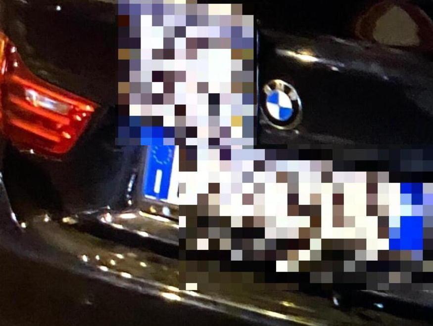 La Bmw fotografata da un testimone (Il Tirreno omette la targa)