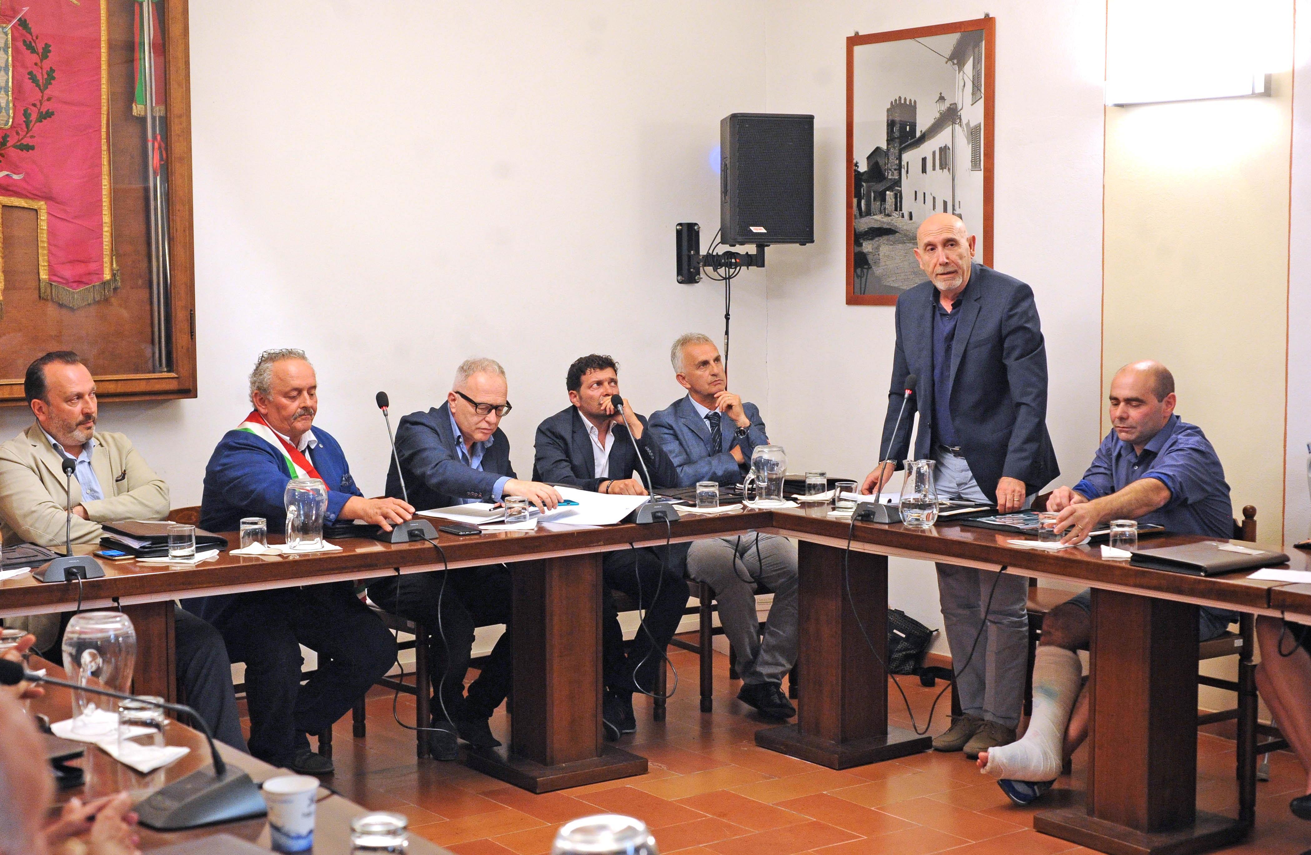 Un'immagine d'archivio del consiglio comunale di Serravalle