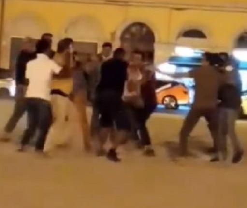 La zuffa di piazza della Repubblica