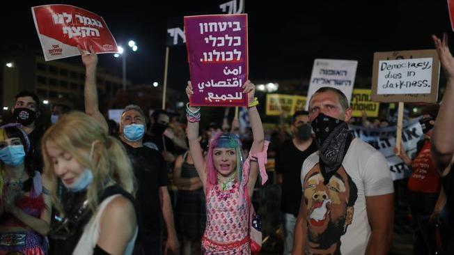 Israele: polizia, in piazza Rabin 30 mila dimostranti