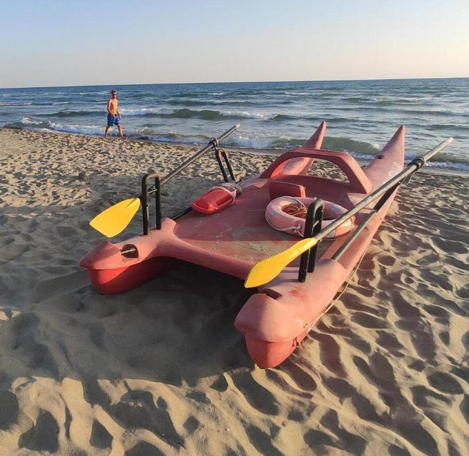 Malore fatale in mare a Viareggio per un uomo di 81 anni 