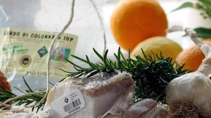 Nei ristoranti del centro il marmo è servito... a tavola