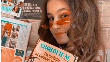 «Lavoro, mi diverto e il successo è bello» Charlotte M. oggi al Caffè della Versiliana