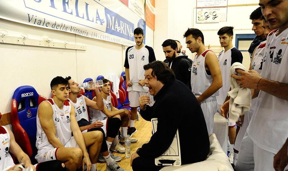 Prima l’iscrizione, poi una squadra di giovani Basket Cecina tiene duro ma vuole ripartire 