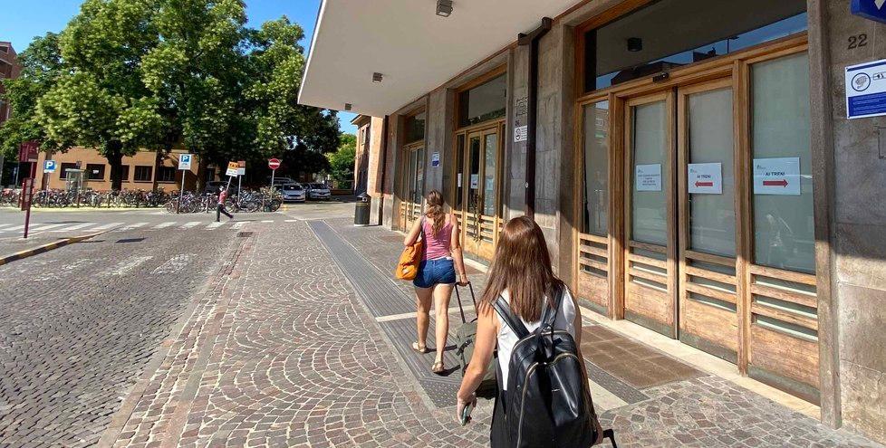 L’atrio centrale della stazione agibile solo a fine settembre 