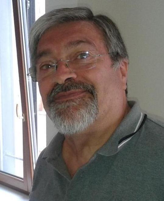 «Parcheggi irregolari in Largo Castello»