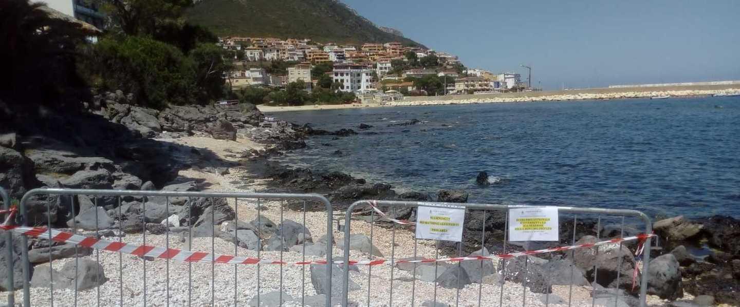 Liquami in mare, bagni vietati nella spiaggia di Gonone 
