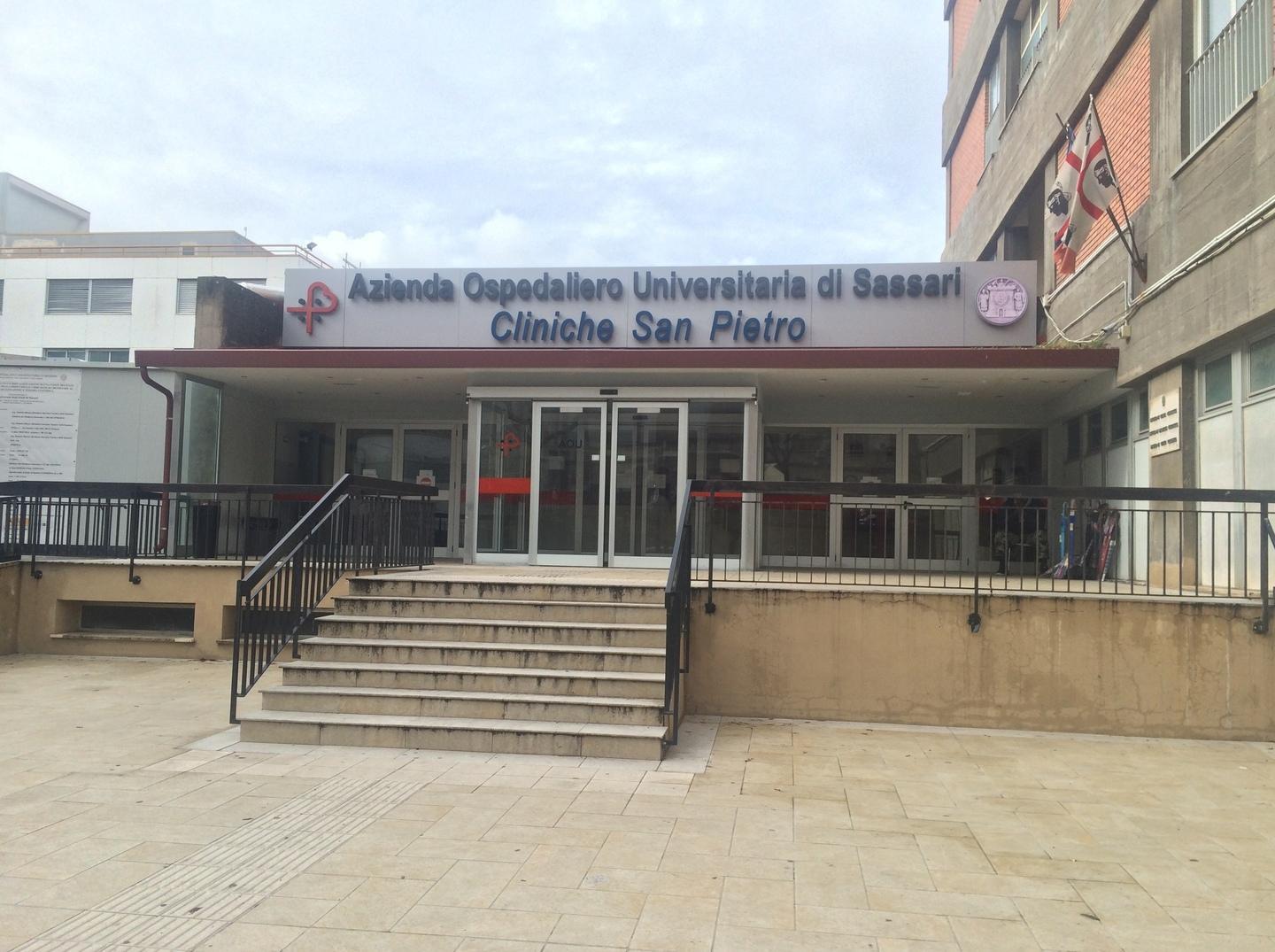 Paziente nudo sulla sedia, l’Aou chiede scusa 