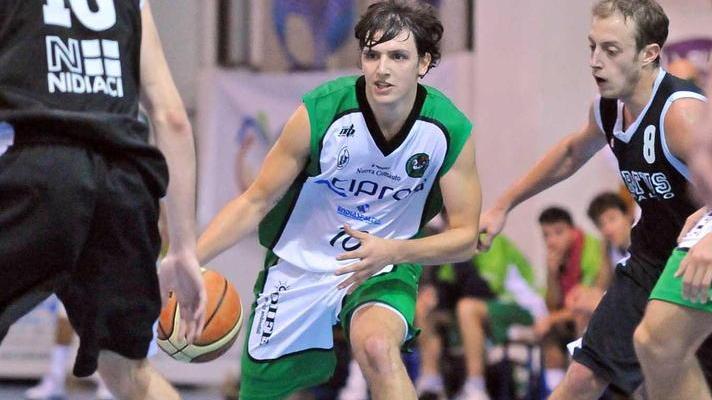 Limberti in azione con la maglia dell'Endiasfalti Agliana