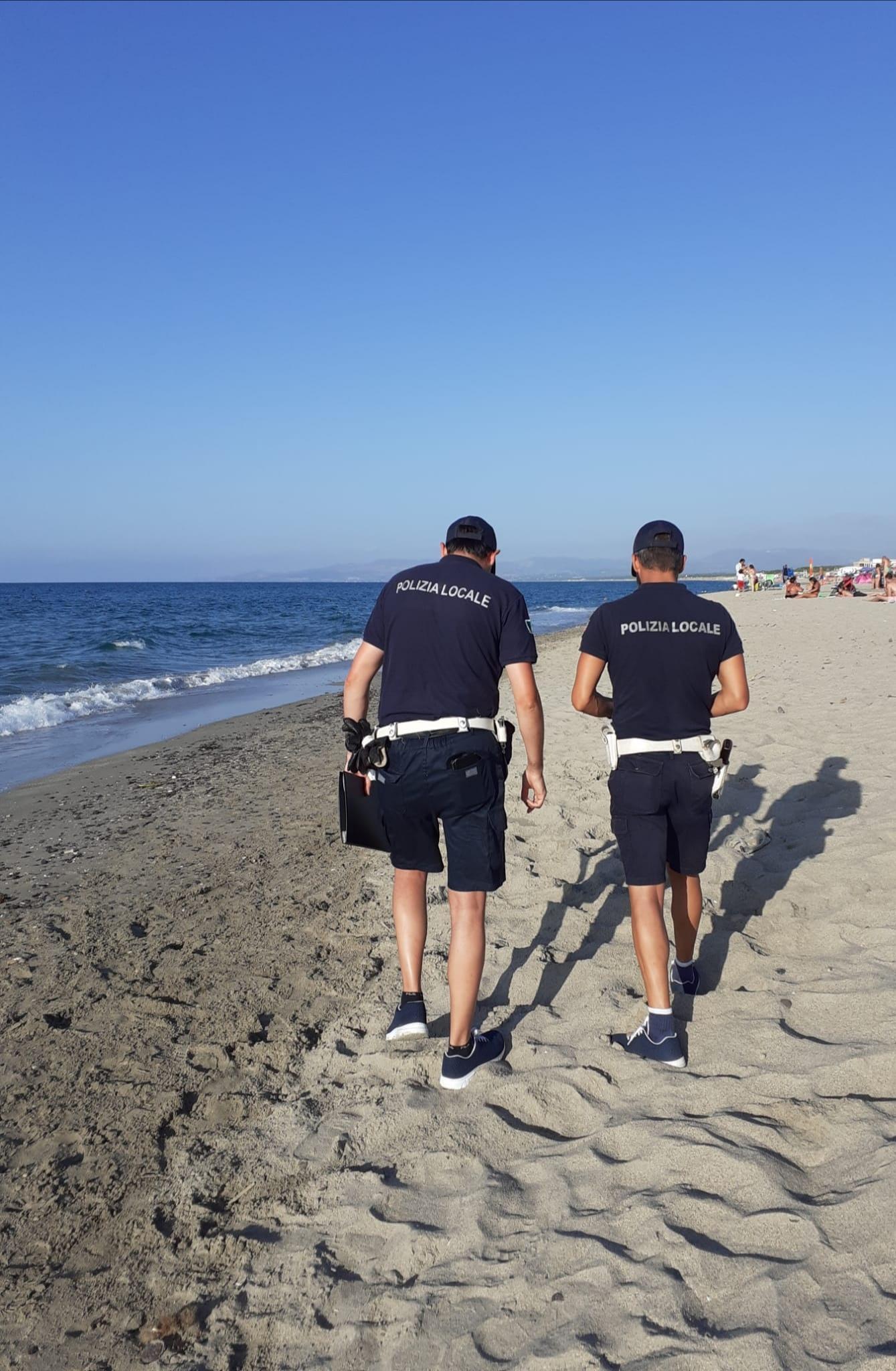 Quasi un film a Platamona: il giovane gambiano "arresta" il ladro di portafogli 