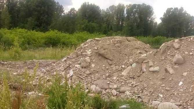 Detriti in zona Quartieri il sindaco chiede lumi alla ditta degli argini