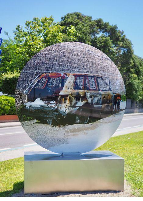 Fra scultura e fotografia, le opere-denuncia sull’ambiente 