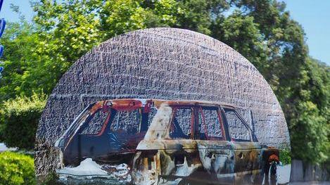Fra scultura e fotografia, le opere-denuncia sull’ambiente