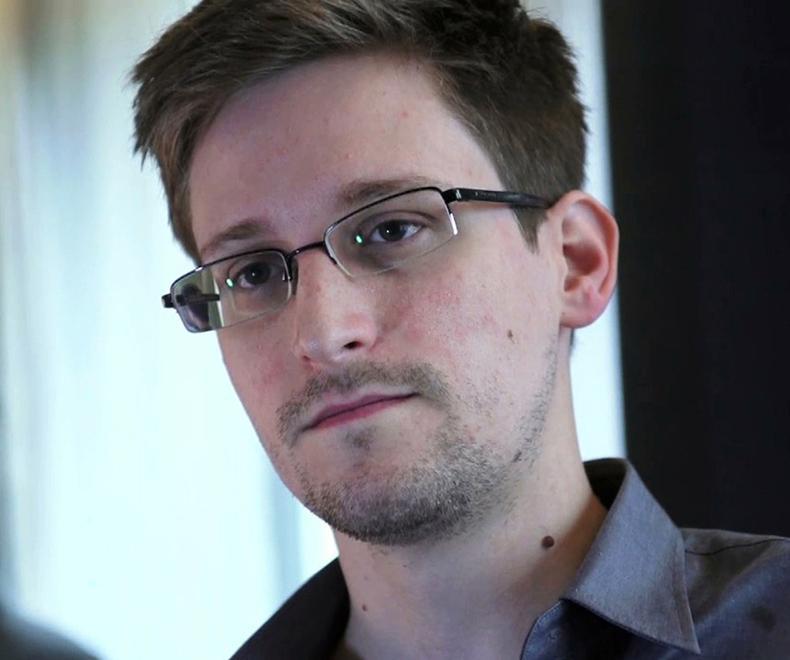 Snowden: «Le regole le fanno web e social Ora tocca a noi lottare per la libertà» 