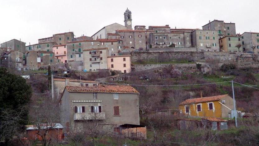 Protestano in 340 «A Prata va ripristinato l’orario normale»