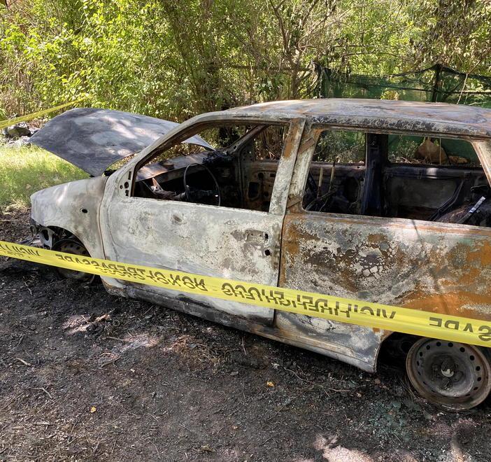 Un’altra auto incendiata nella piazzola di Pietroconti 