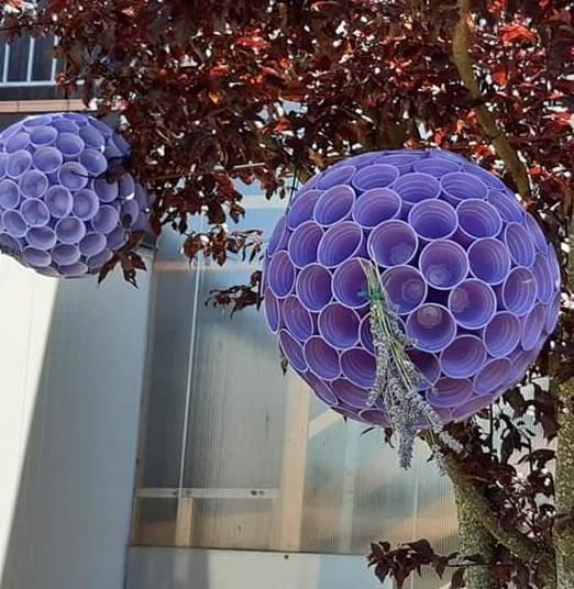 Sui balconi e nei giardini si fa largo la lavanda