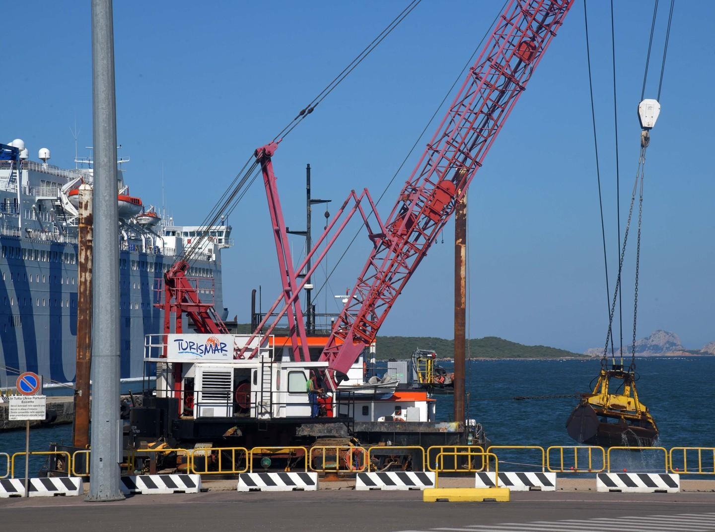 Cantiere Isola Bianca riaperti i moli 3 e 4 col fondale a 9 metri