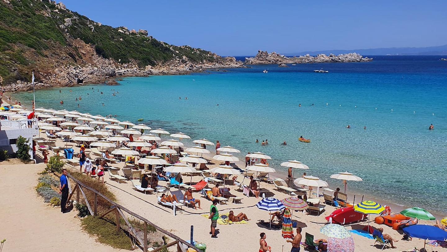 Gli steward nelle spiagge per la sicurezza anti-Covid 