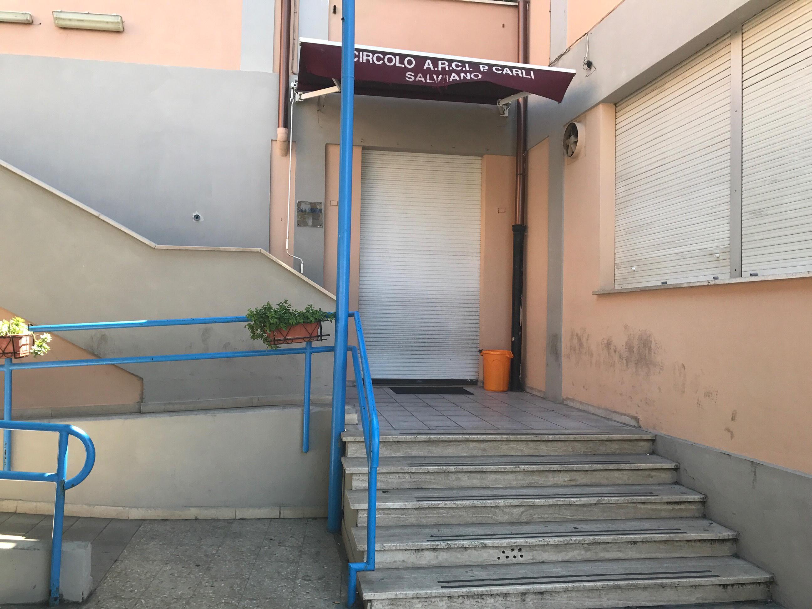 L'ingresso del circolo Arci "Carli" di Salviano