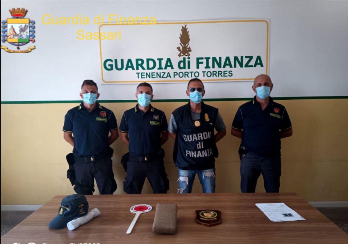 I militari della Guardia di finanza di Porto Torres