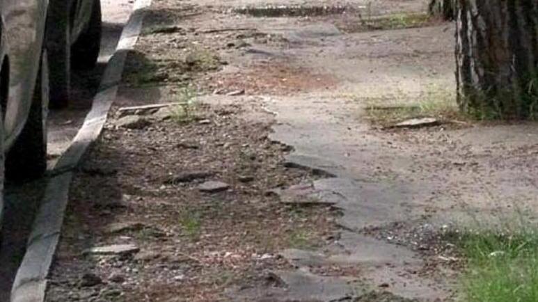Cade con lo scooter, grave ragazza minorenne