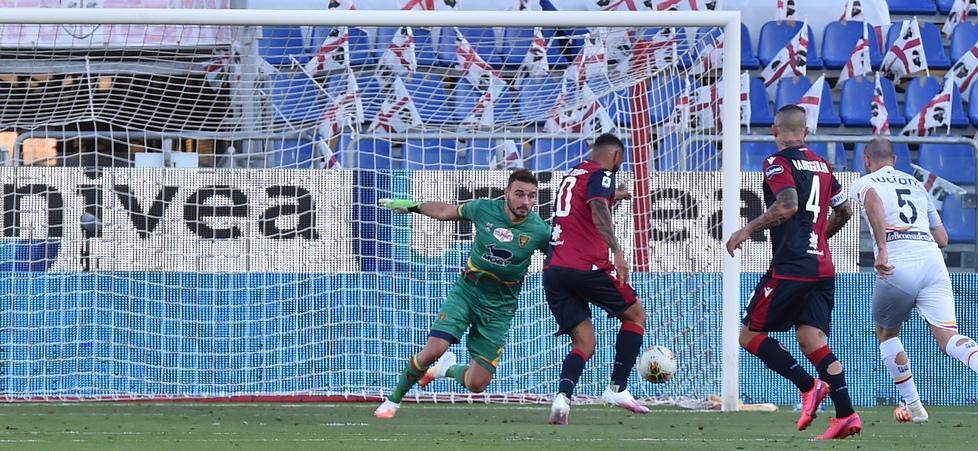 Si fa male solo Nainggolan In campo Cagliari e Lecce prendono il punticino 