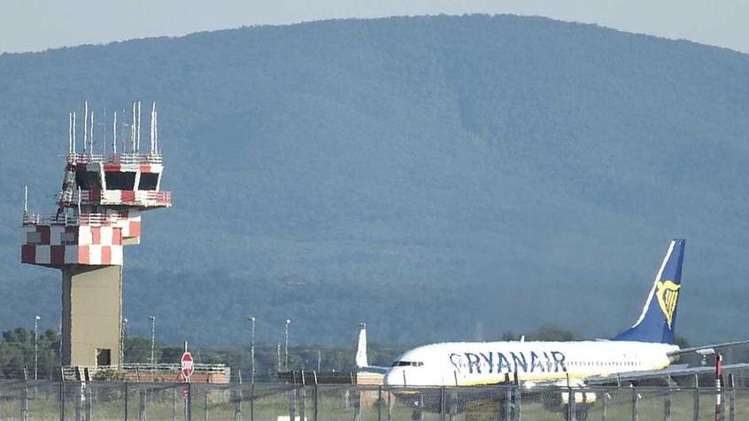 Aeroporto Galilei, difesa e sviluppo in dieci punti «Entrino nel programma»